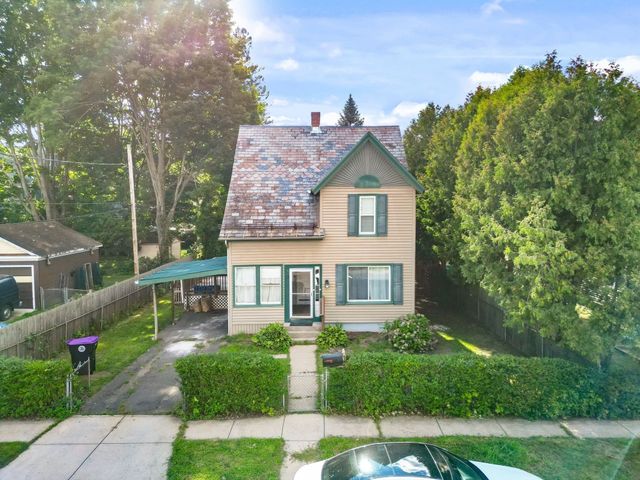 13 Cook St, Holyoke, MA 01040