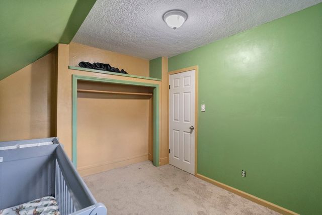 13 Cook St, Holyoke, MA 01040
