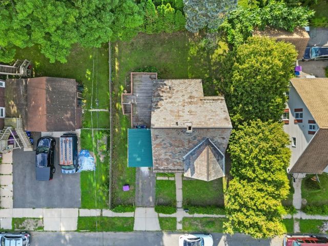 13 Cook St, Holyoke, MA 01040