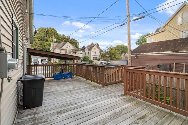 13 Cook St, Holyoke, MA 01040