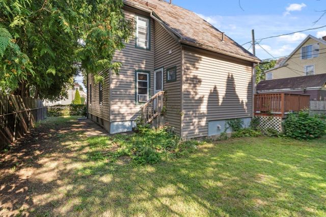 13 Cook St, Holyoke, MA 01040