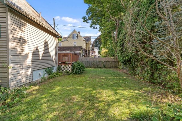 13 Cook St, Holyoke, MA 01040