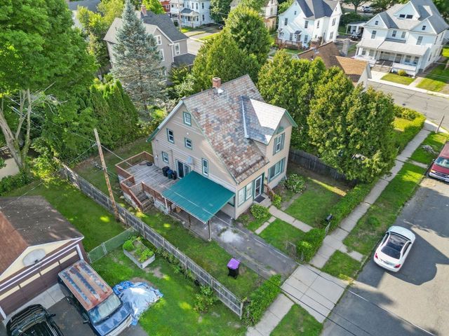 13 Cook St, Holyoke, MA 01040