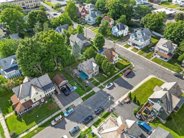 13 Cook St, Holyoke, MA 01040