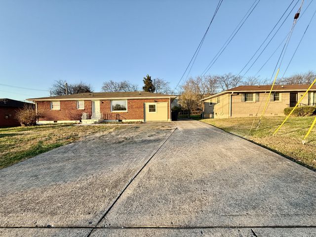 3305 Spears Rd, Nashville, TN 37207