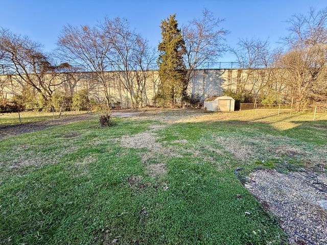 3305 Spears Rd, Nashville, TN 37207