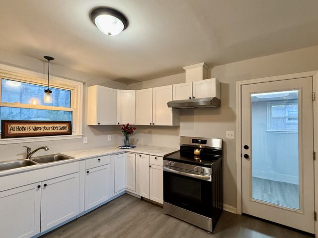 3305 Spears Rd, Nashville, TN 37207