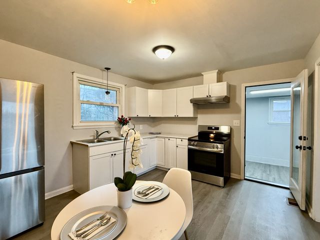 3305 Spears Rd, Nashville, TN 37207