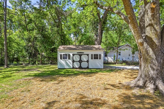 1231 S Lone Pine Avenue, Springfield, MO 65804