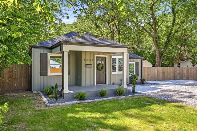 1231 S Lone Pine Avenue, Springfield, MO 65804