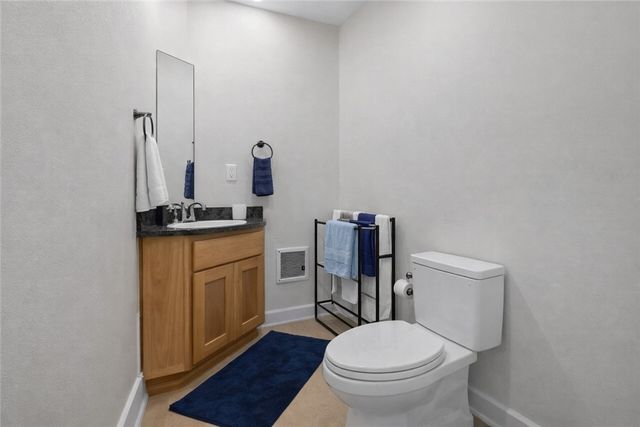 1049 S Washington Avenue, Fayetteville, AR 72701