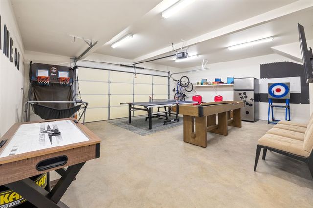 1049 S Washington Avenue, Fayetteville, AR 72701