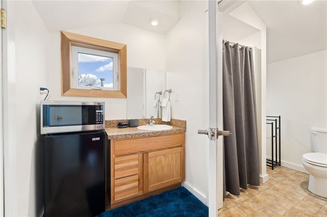 1049 S Washington Avenue, Fayetteville, AR 72701