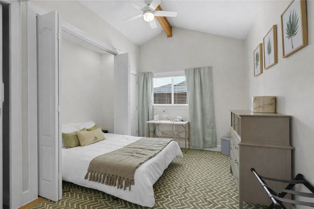 1049 S Washington Avenue, Fayetteville, AR 72701