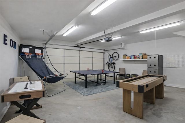 1049 S Washington Avenue, Fayetteville, AR 72701