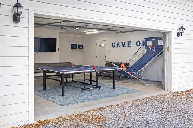 1049 S Washington Avenue, Fayetteville, AR 72701