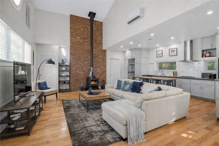 1049 S Washington Avenue, Fayetteville, AR 72701