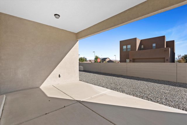 2504 Parkway Avenue, Rio Rancho, NM 87144