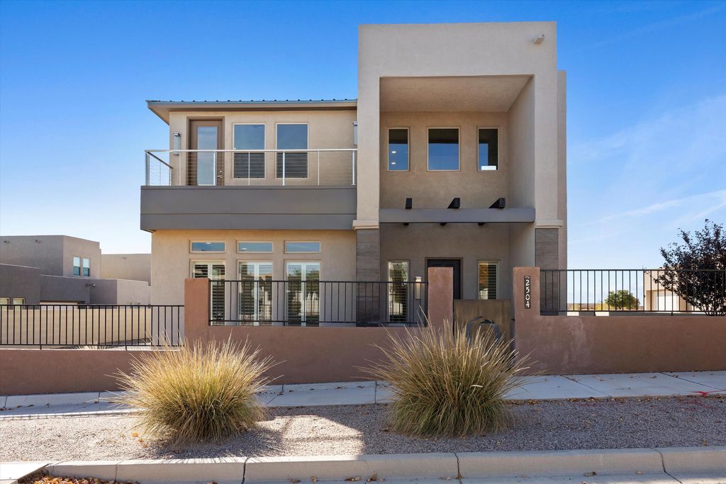2504 Parkway Avenue, Rio Rancho, NM 87144
