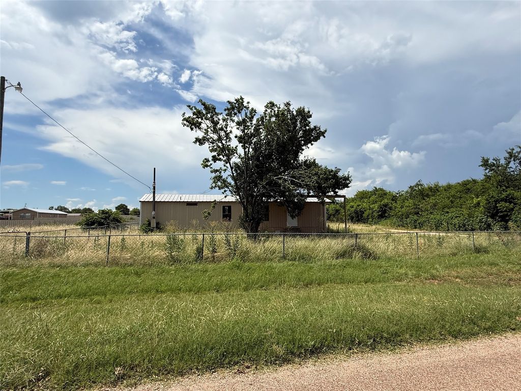3304A Hidalgo, Waxahachie, TX 75167