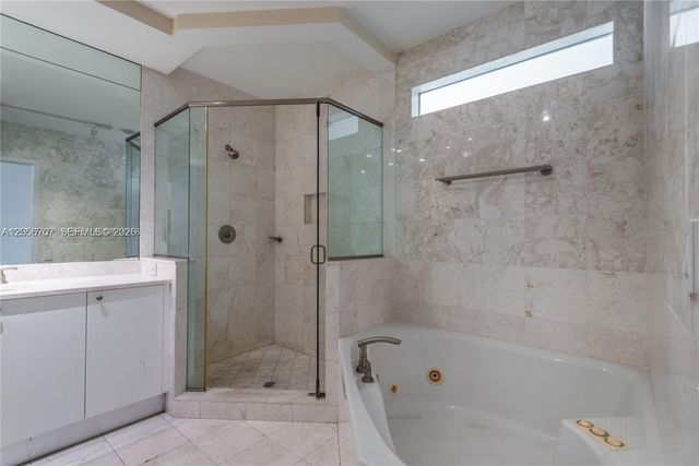 901 Brickell Key Blvd 3004, Miami, FL 33131