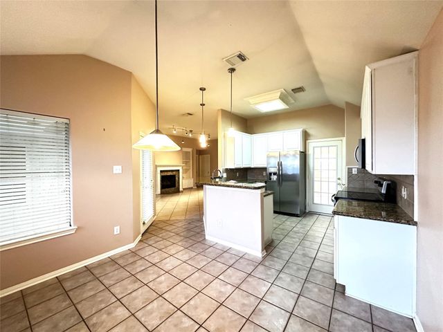 1115 Courtside Drive, League City, TX 77573