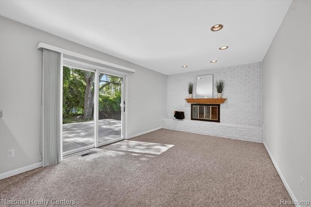 4245 Normanwood, West Bloomfield, MI 48323