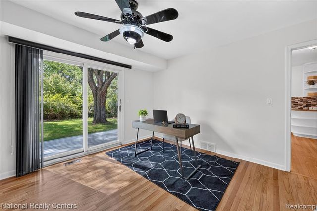4245 Normanwood, West Bloomfield, MI 48323