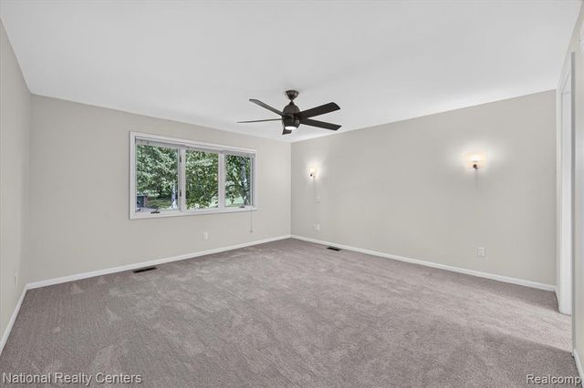 4245 Normanwood, West Bloomfield, MI 48323