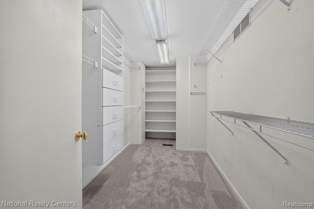 4245 Normanwood, West Bloomfield, MI 48323