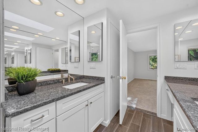 4245 Normanwood, West Bloomfield, MI 48323