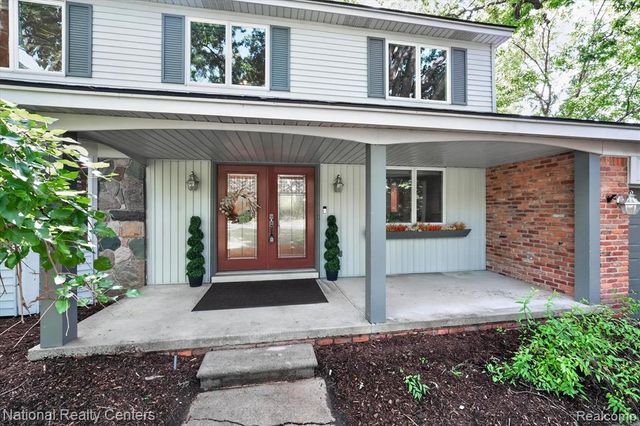 4245 Normanwood, West Bloomfield, MI 48323