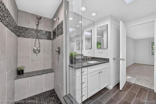 4245 Normanwood, West Bloomfield, MI 48323