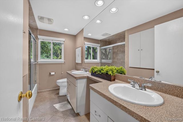 4245 Normanwood, West Bloomfield, MI 48323