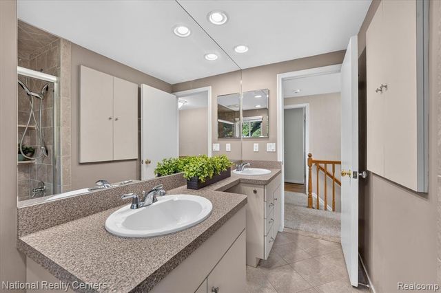 4245 Normanwood, West Bloomfield, MI 48323