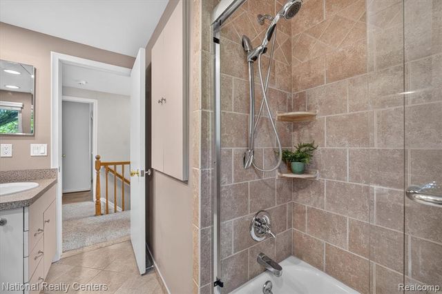 4245 Normanwood, West Bloomfield, MI 48323