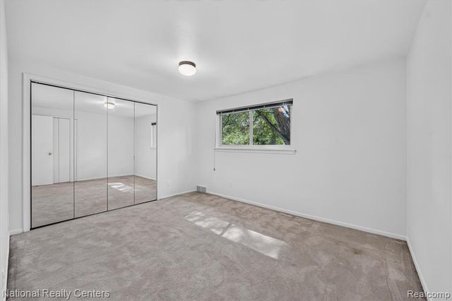 4245 Normanwood, West Bloomfield, MI 48323