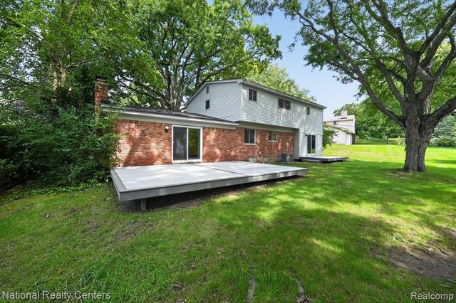 4245 Normanwood, West Bloomfield, MI 48323