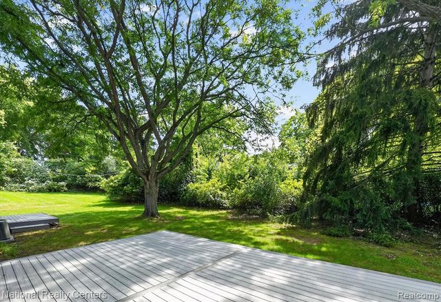 4245 Normanwood, West Bloomfield, MI 48323