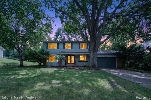 4245 Normanwood, West Bloomfield, MI 48323