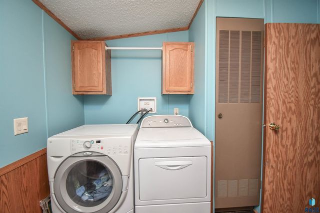 6103 Chickadee Pl Place, Sioux Falls, SD 57107