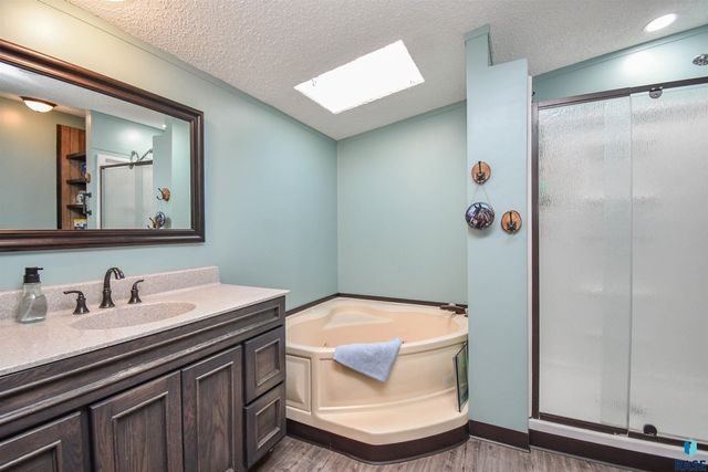 6103 Chickadee Pl Place, Sioux Falls, SD 57107