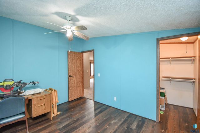 6103 Chickadee Pl Place, Sioux Falls, SD 57107