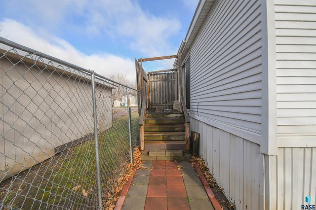 6103 Chickadee Pl Place, Sioux Falls, SD 57107