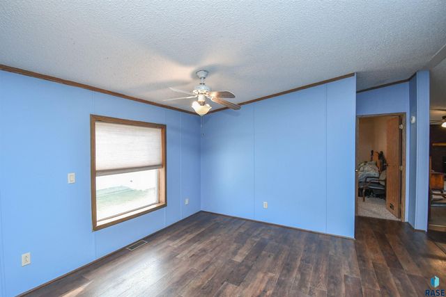 6103 Chickadee Pl Place, Sioux Falls, SD 57107