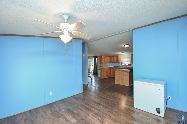 6103 Chickadee Pl Place, Sioux Falls, SD 57107