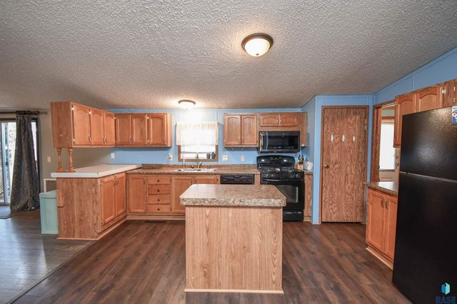 6103 Chickadee Pl Place, Sioux Falls, SD 57107