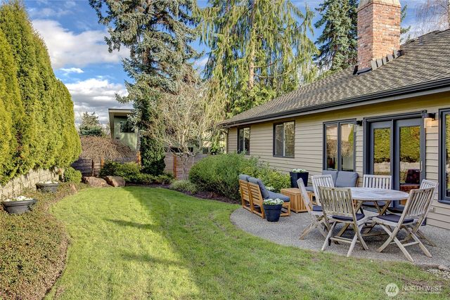 2431 84th Avenue SE, Mercer Island, WA 98040