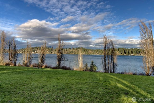 2431 84th Avenue SE, Mercer Island, WA 98040