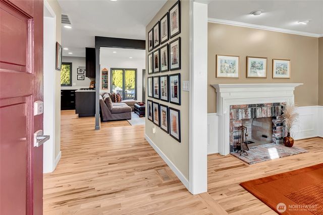 2431 84th Avenue SE, Mercer Island, WA 98040